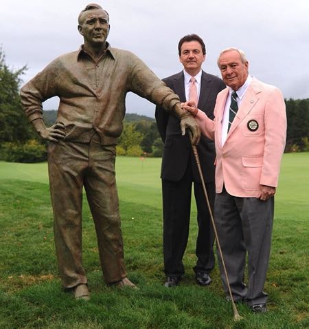 Arnold Palmer with his statue & the sculptor