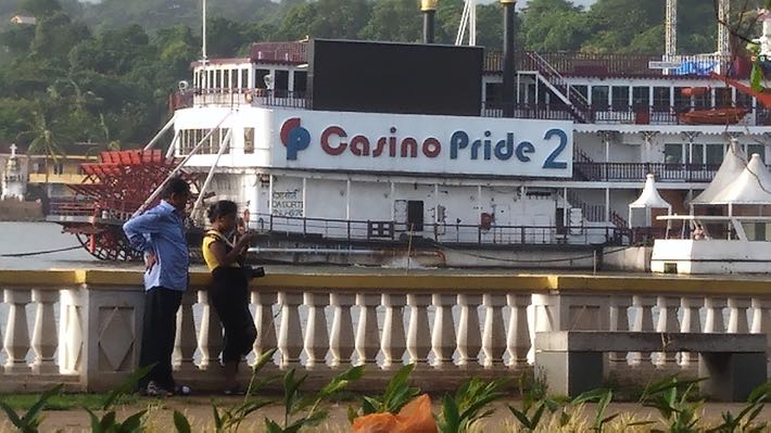 Sebuah kapal kasino di Goa 