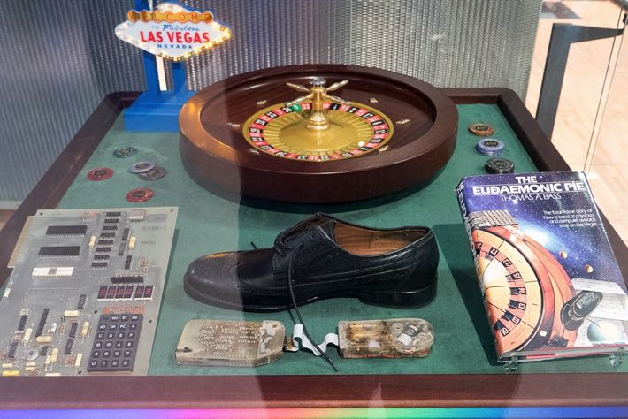 Farmer's roulette shoe computer  at the Heinz Nixdorf Museum